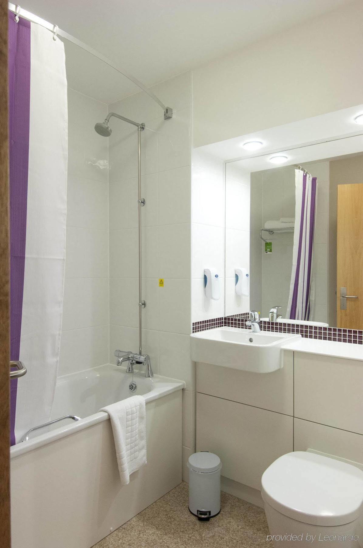 Premier Inn Portsmouth North Harbour Eksteriør bilde